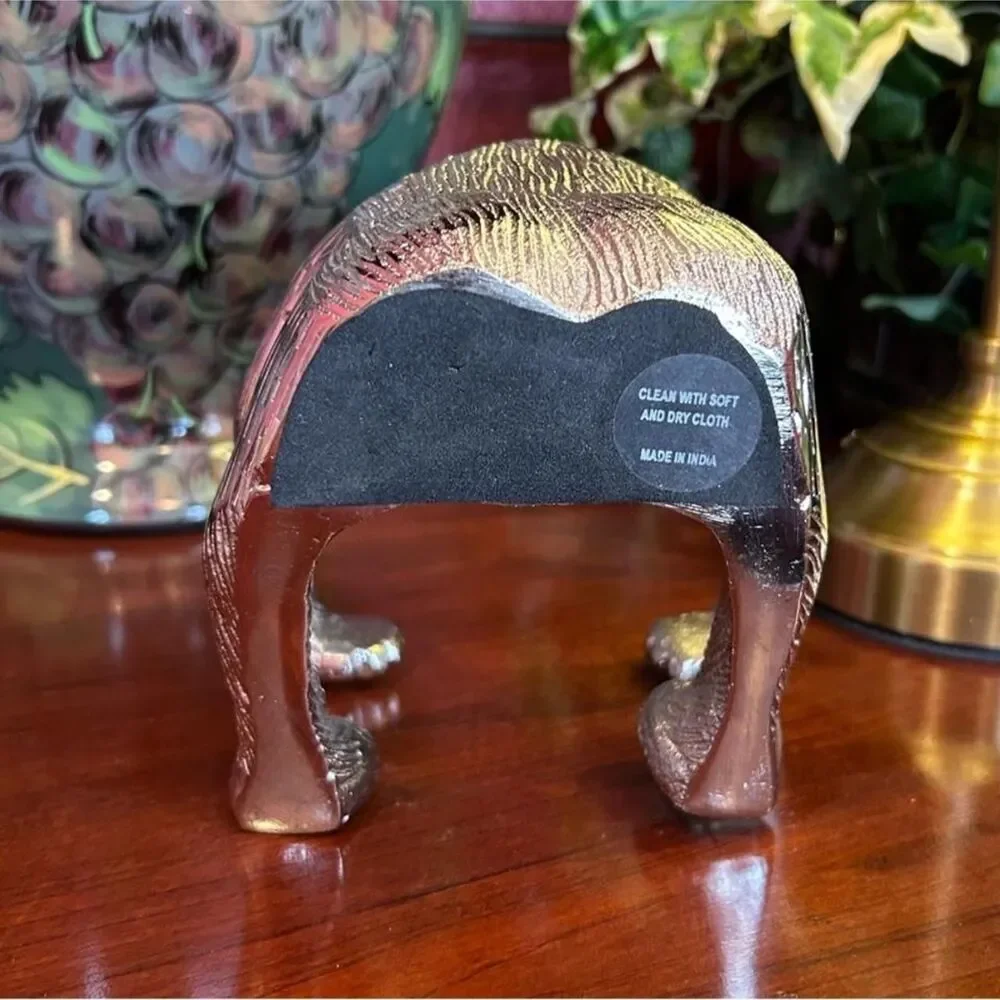 N/A silver gorilla